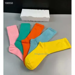 Tasarımcı Erkek Kadınlar SOCKS Markaları Lüks Pamuklu Baskılı Nakış Sporları Sonbahar Kış Uzun Çorap Erkek Moda Renkli 5 PCS/LOT Kutu