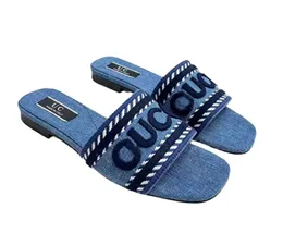 Italiensk designer GC Slippers kvinnors modeplattform broderad brev duk tofflor låg klack platt sandaler berömda 2g lyxmärke tofflor designer skor gu gu