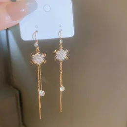 Dangle Avize Yeni Trend Uzun Tel Tassel Kar Çiçeği Damla Küpe Kadınlar Vintage Estetik Parlak Rhinestone Düz Asma Küpe Takı