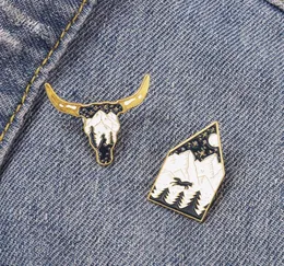 Animal Ox Head Night View Knapsack Brosches Unisex Alloy Mountain Tree Moon Lapel Pins For Camping Travel Emamel Badge Clothes Acc1977438
