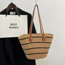 Vendita di borsa intrecciata intrecciata 2024 patchwork filo da cucito di alta qualità con cerniera di grande capacità per spalle per parto da spiaggia 240420