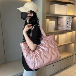 Duffel Bags Korean Fashion Sport Travel Bag Kvinnor Vattentät Bright Quilted Cotton Duffle Gym/Yoga/Travel/Sport Shoulder Tote