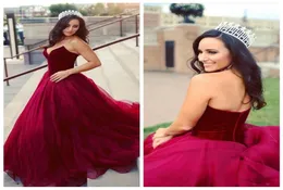 Lindos vestidos de baile de formatura de Borgonha Longo 2018 Velvet e Organza Celebrity Vestidos de festas de desgaste formal árabe de desgaste árabe Vest6529886