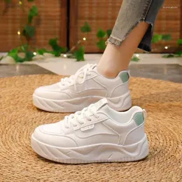 Buty zwykłe 2024 Damskie Summer Grube Biała Biała Spring Autumn Platforma Platforma Tennis Woman Trend okrągła główka żeńska sneaker