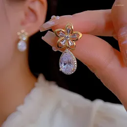 Studörhängen Shining Crystal Cubic Zirconia Flower Eartrop for Women Brand Designer Elegant Temperament Jewelry Korean Fashion Ear Studs