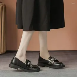 Lässige Schuhe Frauen normale Leder schwarz mit Bow Ladies Schuhe niedrige Absatz elegante Ladung runde Zehenquadrat -Heels Büro l Schuh Schuh