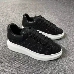 Nuove scarpe piattaforma di design Donne Sneaker di marca di lusso Scarpe da fondo spesse casual Zapatos de Mujer Big Size 45