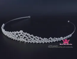 Piccola strass Flower Girl Tiara Banca Fare Matrimonio Accessi di gioielli per capelli corona di capelli estremamente belli e delicati capelli di design WE8065539