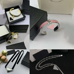 Latest Fashion Look Necklace Hot-Selling Triangular Pendant Earrings Designer Gold Bracelet Jewelry Pendants Sier Chain for Boys Men Women Jewelry Gift