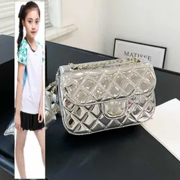 Kids Bags Luxusmarke CC Bag 24C Damen Patent Leder Klassiker Mini -Klappe Quadratbeutel Gold Metall Hardware Matelasse Kette Crossbody Schulterhandtaschen mit Sternmünze P P.