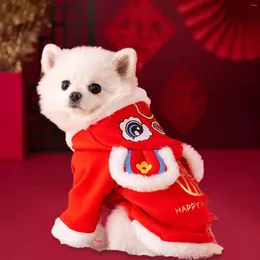 中国の春祭りの犬のアパレルペットの衣服タングスーツレッド快適なベルベット布猫コスチューム冬の暖かいジャケットパーティー