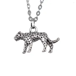 Collane a ciondolo 1pcs Leopard Long Necklace Uomini Accessori Accessori per gioielli Lunghezza catena fatta a mano 43 5 cm