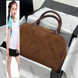 Bolsas infantis Marca de luxo CC Bag 23FW Designer feminino Vintgae camurça Nubuck Bagos de boliche de topo Tootes de topo Tootes de grande capacidade Sacoche Pocket Pocket Brown Handb