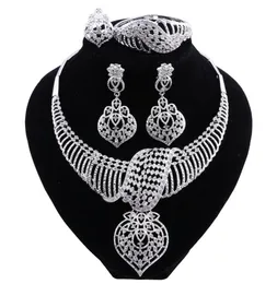 Nya modefrikanska smycken set Dubai Silver Plated Brudhalsbandörhängen Set Crystal Indian Wedding Jewelry7408889