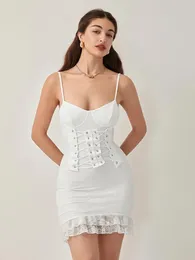 Vestidos casuais 2024 Vestido de verão feminino Slip Lace Lace Floral mangas com bainha em camadas de baixa camada Slim Mini Corset