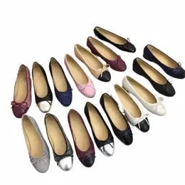 Paris Luxuskanalschuhe Schwarz Ballett Flats Schuhe Frauen Marken gesteppt echte Leder -Schlupf -Ballerina Runde Zehen Damen Dr.