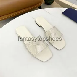 Praddas Pada Prax PRD Kapcie mody 2023 Luksusowy projekt Summer Mężczyźni i kobiety płaskie buty grube skórzane gumowe litery Casual Cartoon kapcie 03-05 36 mm pznz
