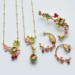 Süße schöne Eichhörnchen Blumen Schmucksets für Frauen Modeltier Emaille Glaze Drop Ohrring Halskette Brosche Party Accessoires 240508