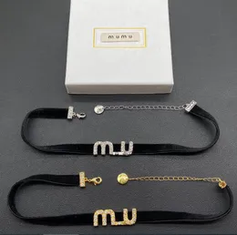 Lettera di moda cokers collane popolare designer popolare in velluto nero in fascia di corda collana regalo per le donne in cristallo collane di dollari di strass