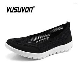 Scarpe casual comode estate da donne traspirabili sneaker sani da camminata sani da scarpe maglia in moda madre regalo piatti leggeri 35-42 dimensioni