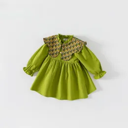 Koreanische Version von Frühling und Herbst von Girls 'Avocado Green Floral Large Revers Kleid kleiner Kinderrock