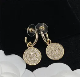 Designers de luxo de Stud Mulheres Brincho de moda Brincos de joalherias Mulheres formais brilho de diamante pingente anéis de orelha de aro de ouvido Wedding3169575