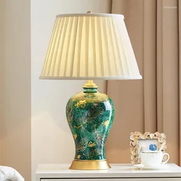 Настольные лампы роскошная зеленая керамическая лампа постели для гостиной в стиле ретро, ​​угловая спальня