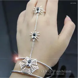 Bangle Halloween Spider for Women Web Slave Chain Hand Harness Fashion Jewelry Girl Friendly Giftories Exclists