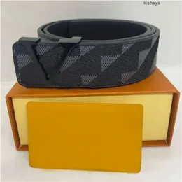 Designer Fashlelelle Genuine Leather Belt Crios Altamente qualidade com designer de caixas homens mulheres cinturões mensais