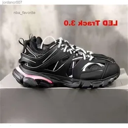 Track 3 mit LED -Schuhkleidschuhen mit LED -Track 3 3.0 Schuh Männer Frauen dreifach schwarz weiß rosa Sneaker -Tracks Spo
