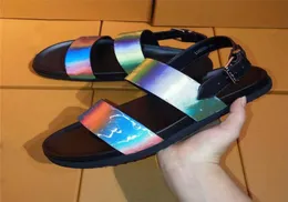 2022 Designer Luxury Sandals Waterfront Mule Sunbath Sliders Slide Sandal Rubber med en bred framrem som glider på platt flip FL6705119