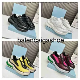 Prades Sapatos Novos Pradshoes Designer Casual Sneaker Calfskin Shoes Sneakers Cycling Fabric e Camurça Elementos Adorn