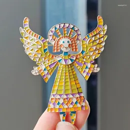 Brosches Creative Retro Alloy Painted Angel Girl Wing for Women Unisex Colorful Girls Brooch Pins Badge Suit