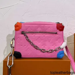 LVSE Corners de qualidade de alta decoração designer lvity feminino feminino colorido saco de caixa de vaidade mini tronco em relevo com maça de bolsa de tira de couro em corrente