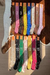 Marka Mektubu Jacqurd Çoraplar 15 Renk Elastik Şeker Çorapları Kızlar İçin Noel Günü Hediye Lüks Hosiery4721395