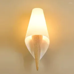 Vägglampa enkelt ljus lyxigt massivt trä utsökt glas bakgrund personlighet sovrum gång