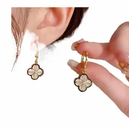 diamd Four Leaf Clover Earrings Designer Charm Stud Mother-of-pearl Earing for Woman Gold Rose Plated Sier Shell Women Earing Men Fi Jewelry Gi J01w#