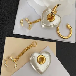 高級デザイナーC-letter StudEarrings Heart Set Crystal Rhinestone Brass Earrings女性結婚式のパーティージュエリーギフト