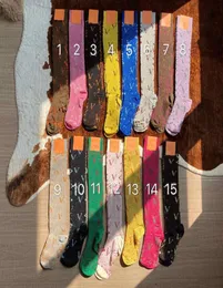 Marka Mektubu Jacqurd Çoraplar 15 Renk Elastik Şeker Çorapları Noel Günü Hediye Kızlar İçin Lüks Hosiery4634616