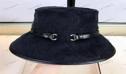 Зимние ширины шляпы Brim Corduroy Women Designer Designer Bucket Hat for Men Fashion Luxury Flat Fit Patted Brand Classic Gold Buckle Solid C5768949