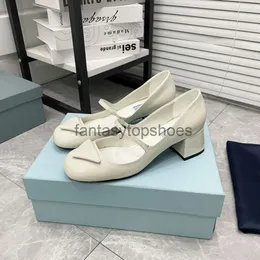 Praddas Pada Prax Prd 2023 Patent Leather High Heels 2022 New Mid Heel Sandals Classic Design Single Shoes Round Toe Mary Jane Heel Empty IFGR SNTA