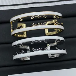 Дизайн двойной буквы Bangles Designer Bangle Titanium Steel Bracelet Men Men Женская марка ювелирные изделия 18K золотые шрифты манжеты любит подарки