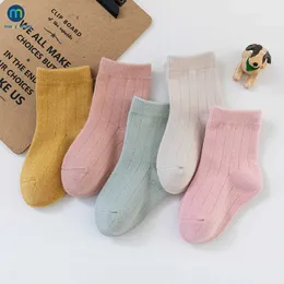 Çocuk Çoraplar 5 Çift/Lot Sıyırılmış Bebek Toddler Pamuk Çoraplar Çocuklar ve Kız Kısa Yenidoğan Şeritli Çoraplar Düz Renkli Çocuklar Miaoyoutong Y240504