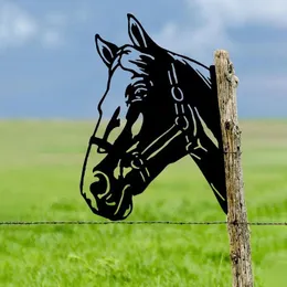 Decorazioni da giardino a forma di cavallo vintage Silhouette di ferro grazioso ornamento per decorazioni di artigianato agricola di recinzione all'aperto