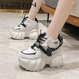 Sıradan ayakkabılar kadınlar zincir tıknaz spor ayakkabılar beyaz siyah moda 10cm kalınlıkta sole bayanlar vulkanize spor yüksek platform spor ayakkabı kadın