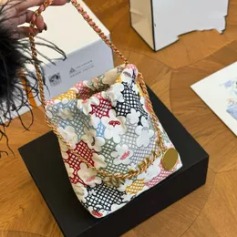 Womens Canvas Graffiti Embroidery Quilted Colorful Camellia 22 Mini Shopping Bags Gold Metal Hardware Matelasse Chain Crossbody Handbags Lattice Purse 20CM