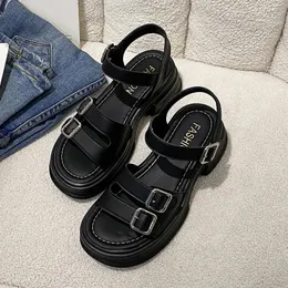 Женские сандалии пляжные обувь для женщин летние каблуки All-Match Med Clogs Wedge Sandalen Girls Средняя платформа Sandalen Autsid 240428