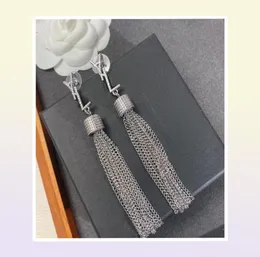 Kadınlar Kolye Küpe Tasarımcısı Jewerry Lüks Lady Long Macrame Saplama Küpe Altın Kaplama Gümüş Saplamalar Mektup Y düğün Partisi Hediyesi4333266