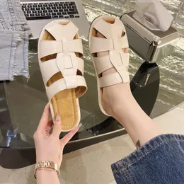 Slippers Summer Fechout Feching For Women 2024 Roman Flat Feminino Feminino Casual Feminino Sandálias Femininas