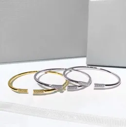 Luksusowe projektant bransoletki Moda wąska bransoletka odpowiednia dla miłośników męskich kobiet 039s delikatna biżuteria 3 kolor wysokiej jakości 7133043